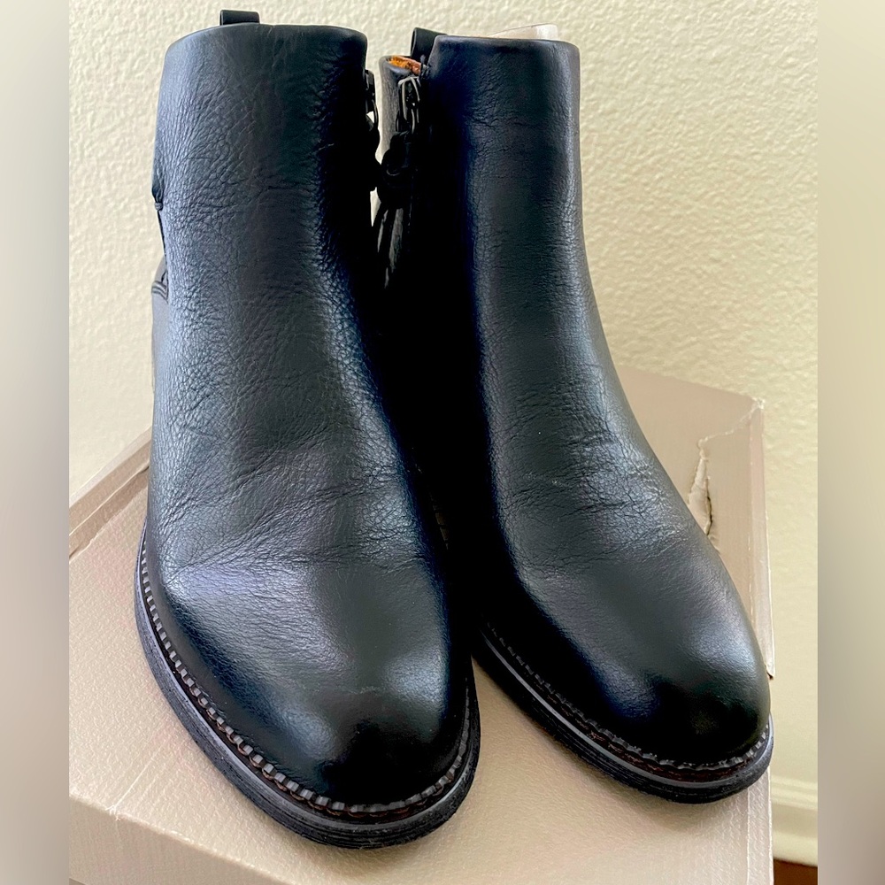 WOMENS BOOTS